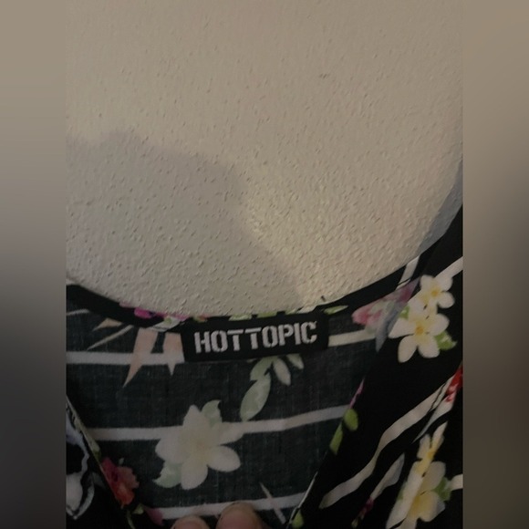 Hot Topic Skull and Roses mini dress skater Goth vintage medium floral sleeveles - Picture 5 of 6